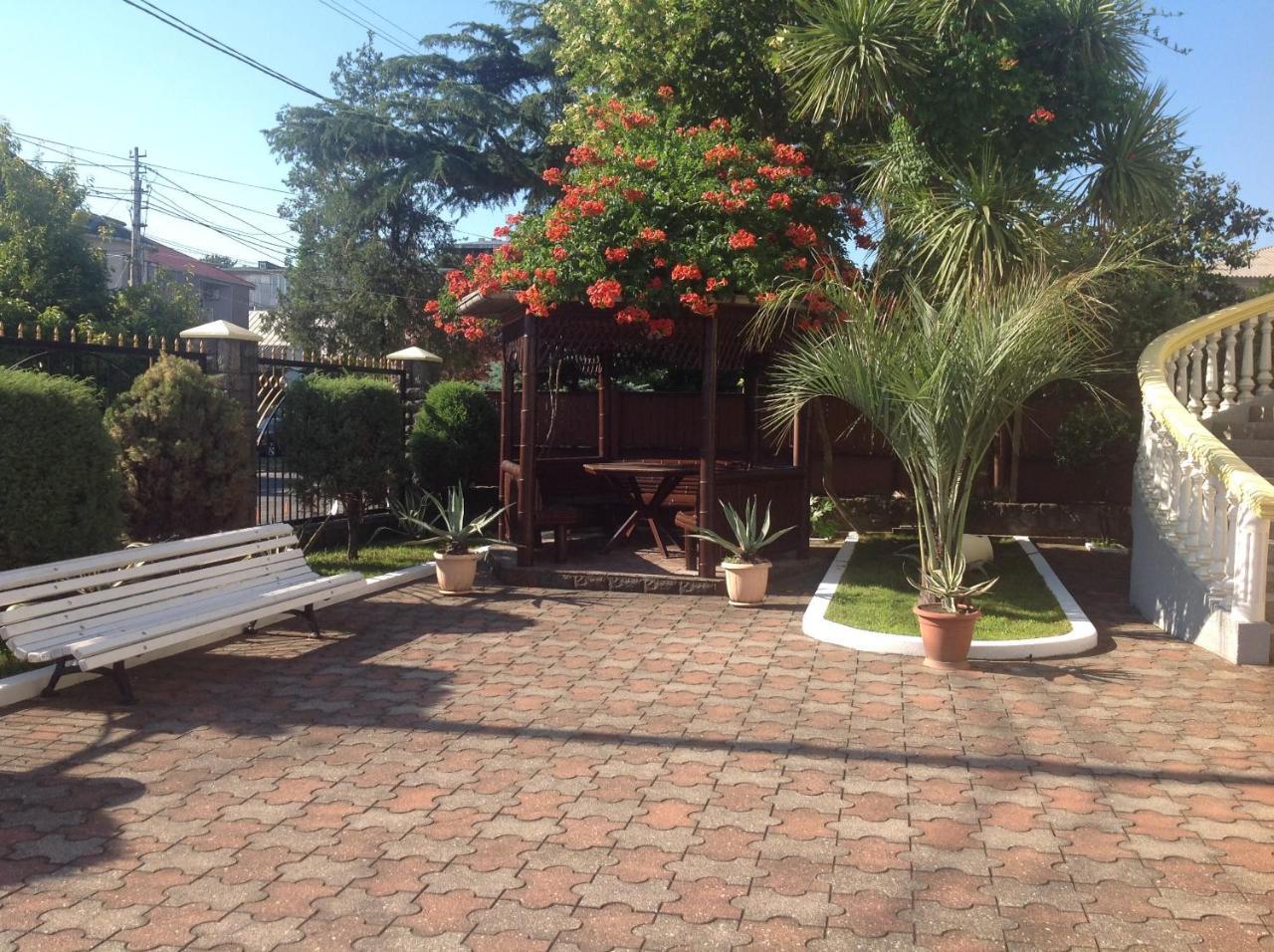 George'S House Otel Kobuleti Dış mekan fotoğraf
